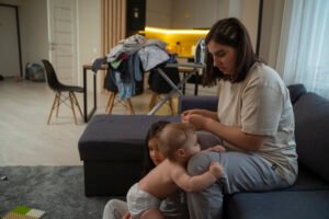 Read more about the article Japa Maid Service Mumbai: Gentle Postnatal Care for Mother